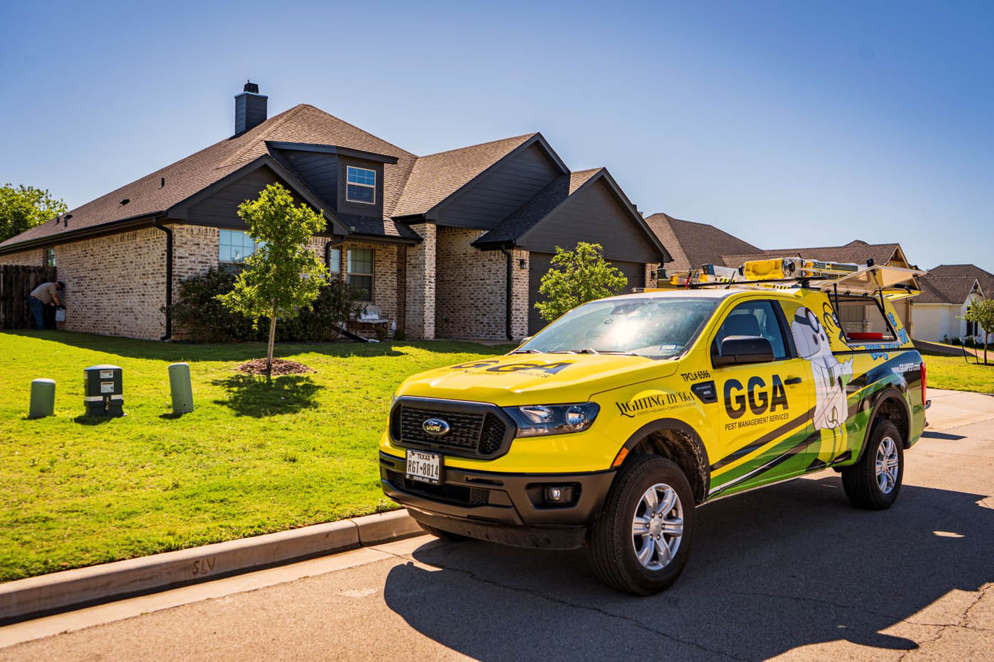 A GGA Pest Management vehicle, we are the one of the best pest control companies in Waco, TX.